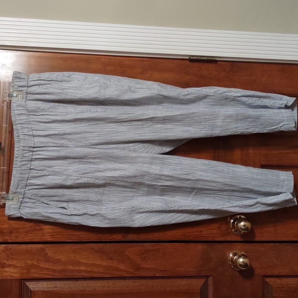 Women's striped ankle pants